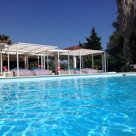 Athina Lejlighedshotel Kávos Eksteriør billede