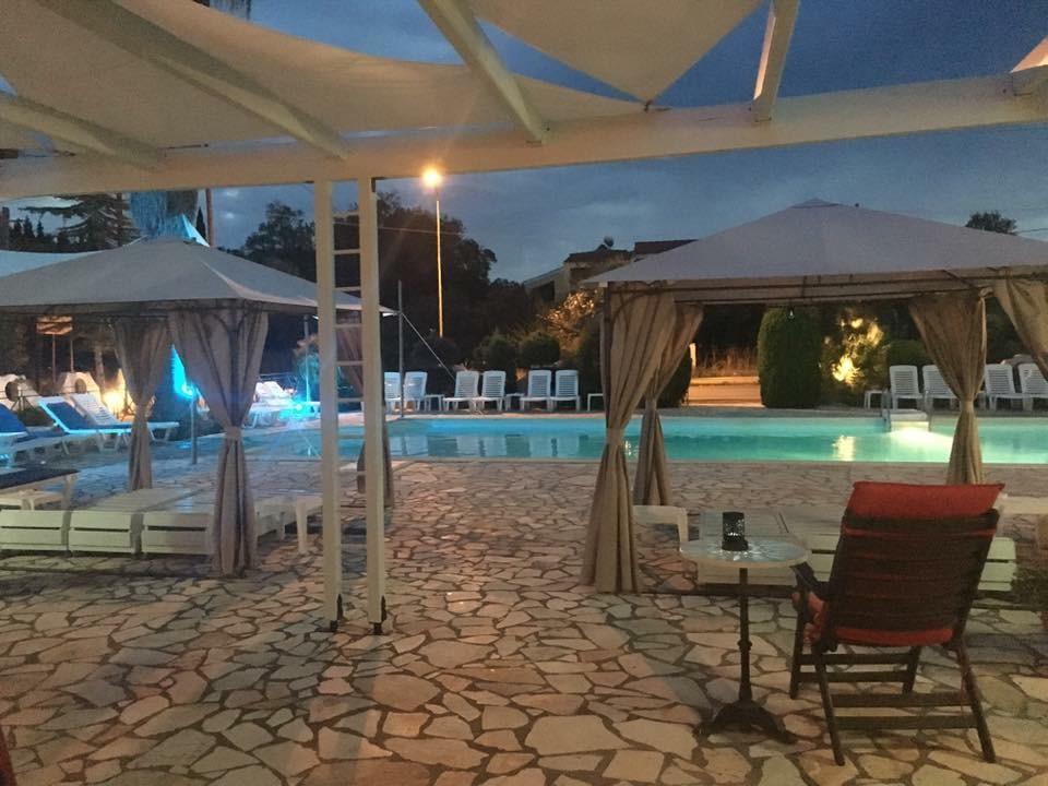 Athina Lejlighedshotel Kávos Eksteriør billede