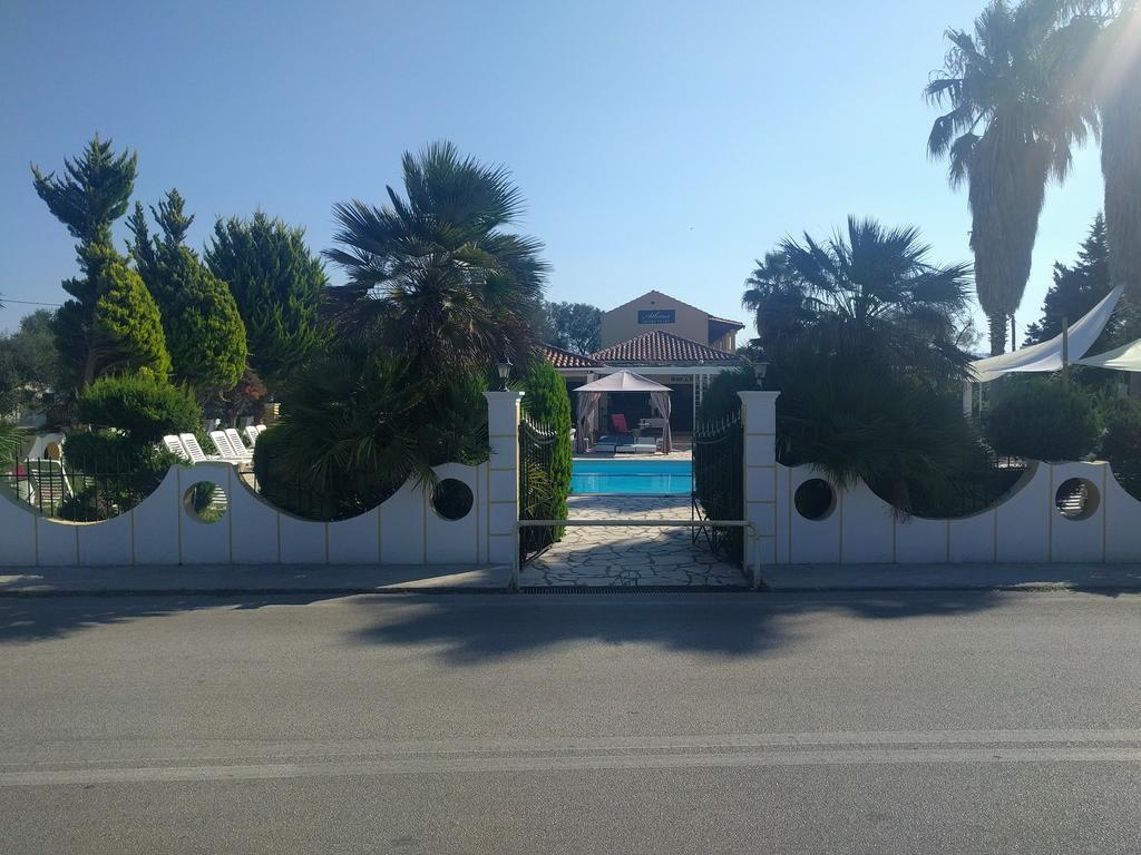 Athina Lejlighedshotel Kávos Eksteriør billede