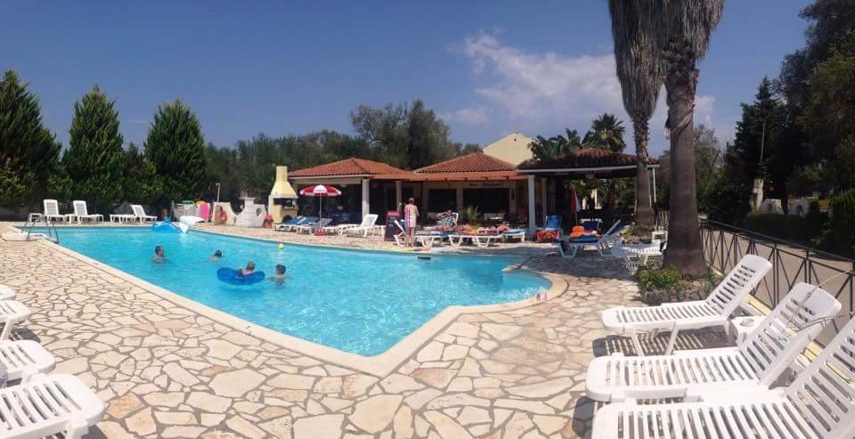 Athina Lejlighedshotel Kávos Eksteriør billede