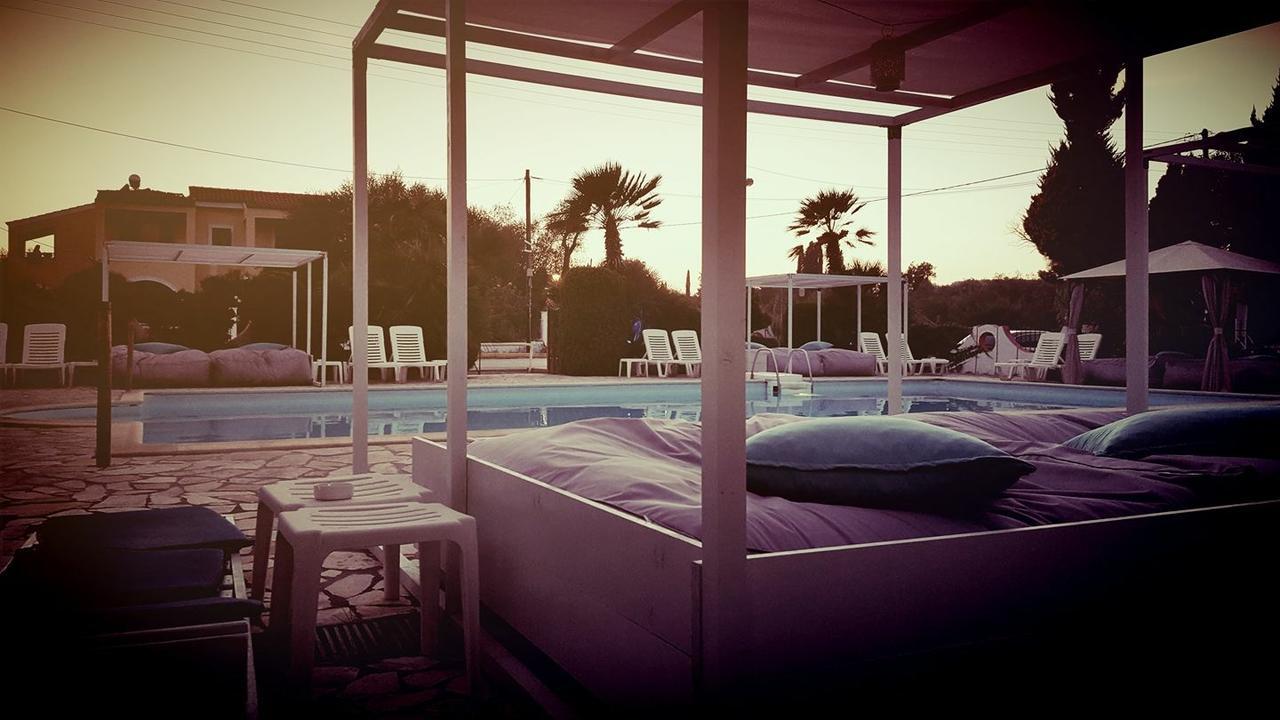 Athina Lejlighedshotel Kávos Eksteriør billede